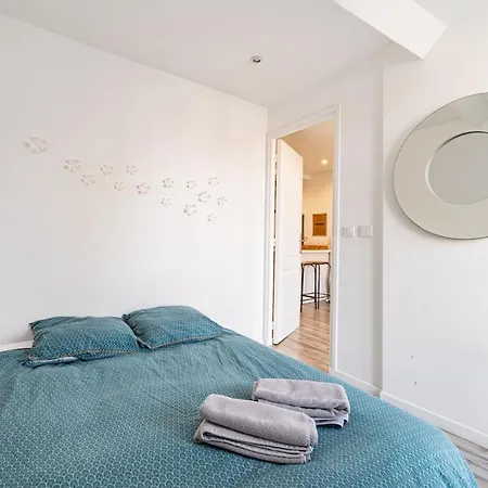Proche Commodites Et ! Apartment